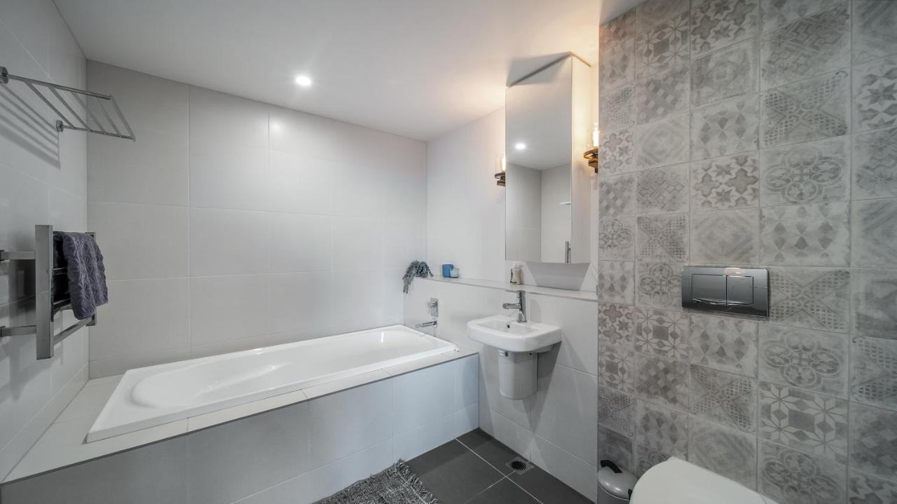 Central City View With Free Valet Parking Christchurch Exterior foto